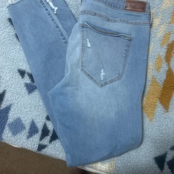 Hollister Distressed Light Blue Skinny Jeans - Picture 4 of 5